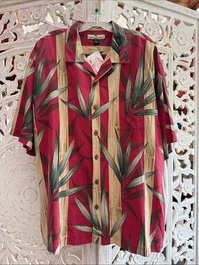 Tommy Bahama Red Green Tan Bamboo Floral Print Silk Festive Hawaiian Shirt